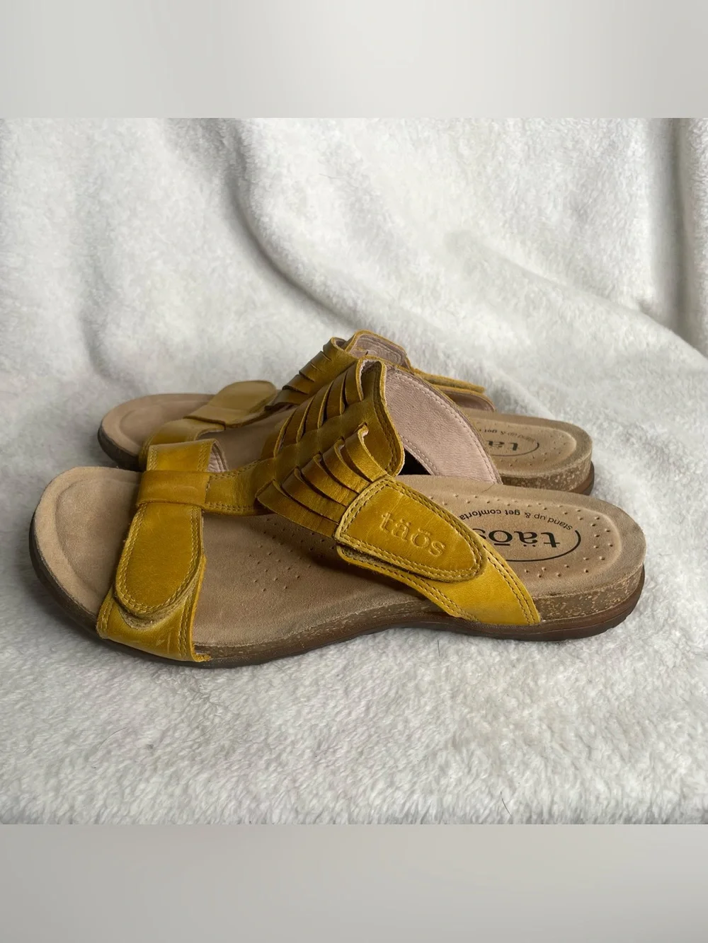 Taos Wonder Slide Yellow Mustard Leather Sandals Women Size 8 Comfort